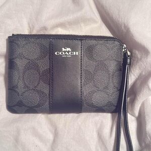 Coach wristlet wallet